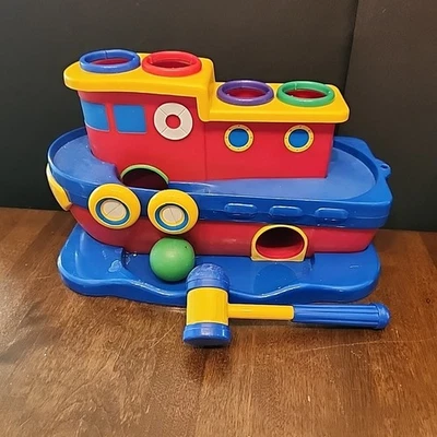 Discovery Toys Hammer Away! Juguete educativo con remolcador de barco de una bola Foto 1 de 4