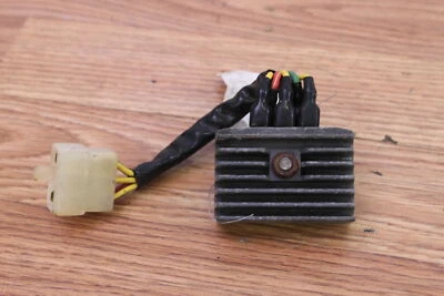 Honda CB400F 1976 Supersport rectificador de voltaje Foto 1 de 4