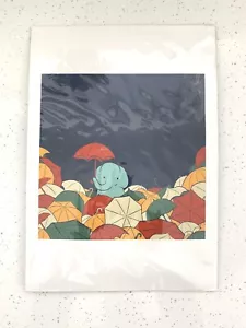 Elefant mit Regenschirmen auf blauem Hintergrund Kunstdruck von East End Prints - Bild 1 von 2