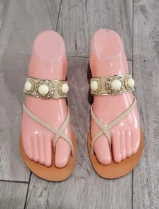Sandalias BADGLEY MISCHKA Bronceado Beige Puntera de Cuero con Joyas Pulgar Deslizantes 5,5M - Imagen 1 de 9