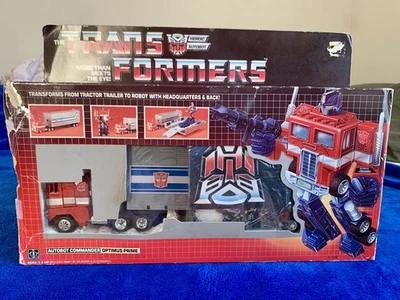 Vintage Transformers 1984 G1 Optimus Prime with box, manuals (see notes & pics) - Image 1 of 4