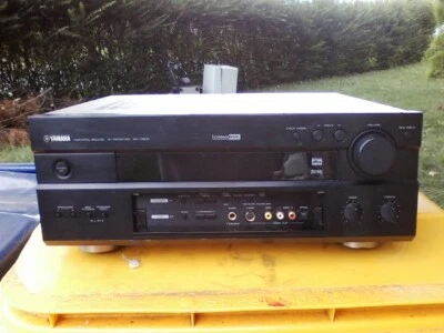YAMAHA RX-V800 5.1 CHANNEL STEREO RECEIVER WITH DOLBY PRO-LOGIC II - Image 1 of 4