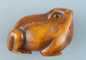 HAND CARVED BOXWOOD NETSUKE - FROG  - Picture 1 of 4