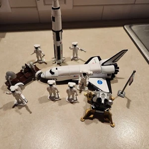 Motormax Space Shuttle Discovery Playset w/ Astronauts Rover Space Ship Rocket - Picture 1 of 5