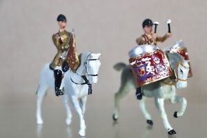 BRITAINS RE PAINTED BLUES & ROYALS HOUSEHOLD CAVALRY DRUM HORSE & TRUMPETER od