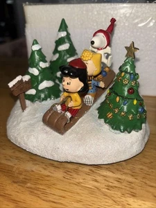 Weißdorndorf Schlittenberg Figur Peanuts "Very Merry Christmas" Nr A0394 - Bild 1 von 9