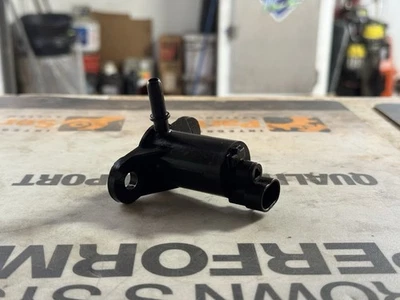 93820-04100 MITSUBISHI CARRETILLA ELEVADORA FTV - VÁLVULA (BUEN USO) Foto 1 de 4