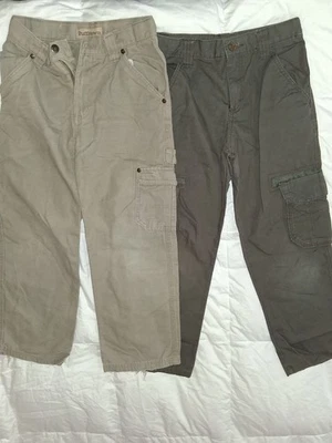 Conjunto de 2 pantalones cargo para niños talla 10 regular 1) Wrangler Jeans 2) RuffHewn Foto 1 de 3