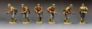 KING & COUNTRY WW2 GERMAN ARMY WS362 GERMAN SOLDIER ADVANCING WITH RIFLE - Picture 1 of 3