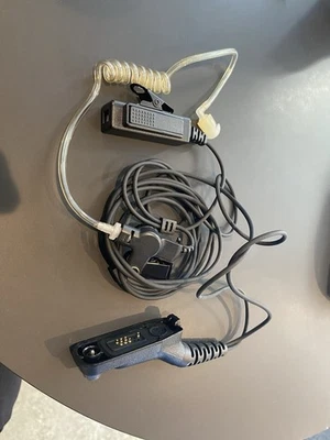 Motorola XPR 7550e Earpiece…Will Fit XPR6350 XPR6550 XPR7550 APX 4000 6000 7000 - Image 1 of 2