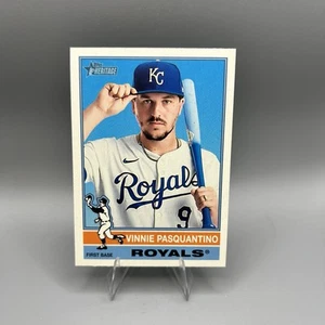 2025 Topps Heritage - Vinnie Pasquantino Error Card Wrong Back (Griffin Jax) - Picture 1 of 2