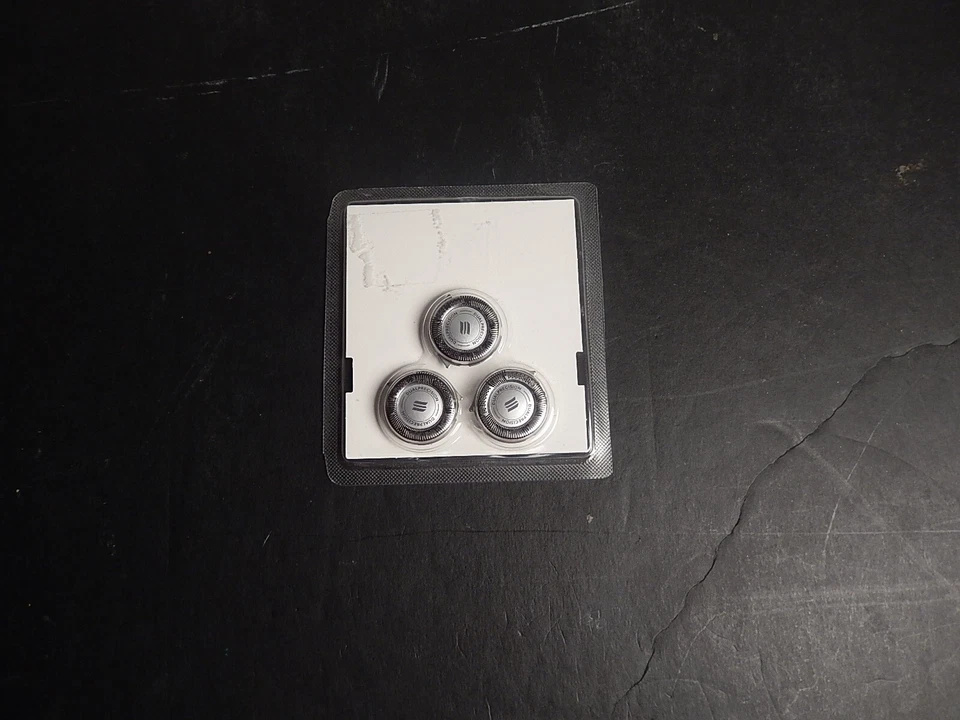Philips Norelco HQ8 Replacement Shaver Blades Cutters Shaver Heads 3 pcs. - Image 1 of 2