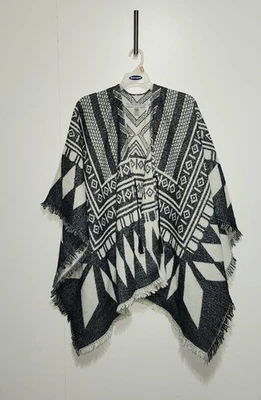 Poncho con Capucha Geométrico Marc New York Andrew Marc, Blanco y Negro - Talla Única Foto 1 de 4