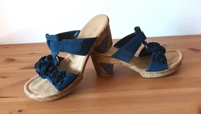 Sandálias Rieker Comfort azul deslizante UE 40/EUA 9,5 biqueira aberta salto flores - Imagem 1 de 4