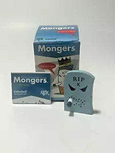 KIDROBOT MONGERS FILTRO REYES DE VESTIDO LÁPIDA FRANK KOZIK RIP ART TOY - Imagen 1 de 1