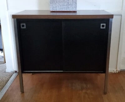 DE COLECCIÓN METAL CREDENZA ACERO NEGRO LAMINADO SUPERIOR MEDIADOS DE SIGLO MCM GABINETE CISTERNA Foto 1 de 4