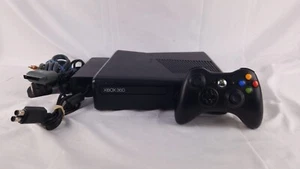 Microsoft Xbox 360S Console Slim 4GB - Power/Scart & Controller - Imagen 1 de 10