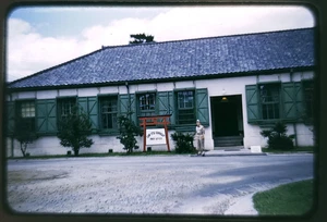 Diapositiva de 35 mm de colección de los años 50 - Ejército de los Estados Unidos, Camp Otsu, dispensario de Japón - RB Kodachrome - Imagen 1 de 1