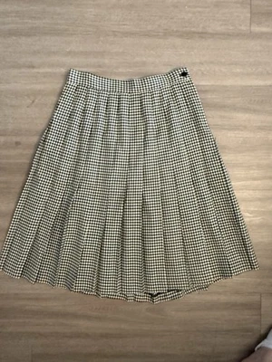 Falda Esquinera Informal Blanca y Negra Pata de Gallo Talla 8 De Colección Para Mujer’s Plisada Foto 1 de 3