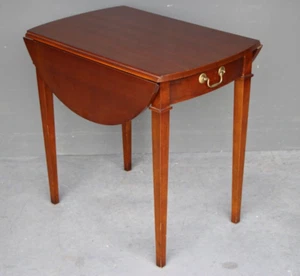 Antique Georgian style drop side Pembroke table 2 drop down leaves and drawer - Picture 1 of 8