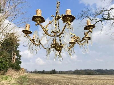 Candelabro decorativo francês antigo de latão e cristal - Imagem 1 de 4
