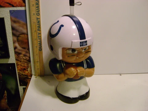 NFL INDIANAPOLIS COLTS FOOTBALL PLAYER FIGURE WATER BOTTLE with STRAW Cover