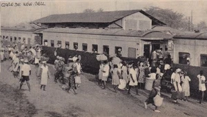 1952  --  CAMEROUN  EN GARE DE NEW BELL  3E679 - Bild 1 von 1