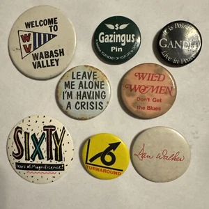 8 Pinbacks Vintage Varios Gandhi-Gazingus-Mujeres Salvajes-Sesenta-Y Más - Imagen 1 de 19