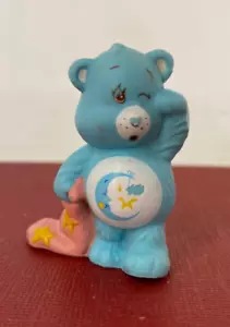 Vintage 1983 ☆ CARE BEARS ☆ Bedtime Bear with Blanket - Mini PVC Figure - Picture 1 of 3