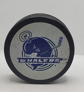 Disco de hockey vintage Plymouth Whalers OHL Henry Ford sistema de salud - equipo desaparecido - Imagen 1 de 4