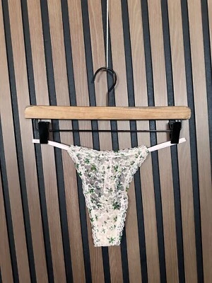 New Victoria's Secret Panties Medium Womens Purest Pink Floral Lace String Thong - Image 1 of 4