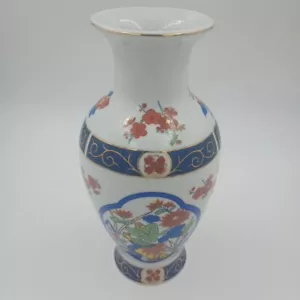 Chinese Porcelain Flowers Bouquet Vase Hand Painted Birds Red Blue Gold - Picture 1 of 5