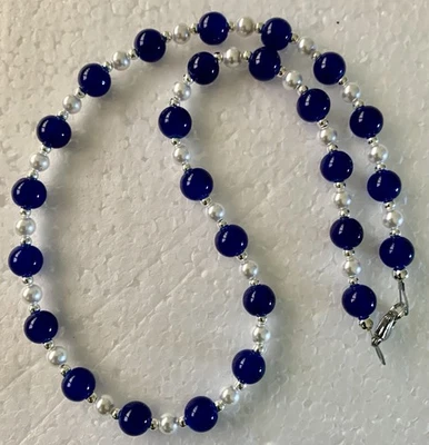 "Collar de cuentas de perlas de vidrio azul y concha blanca de 18""" Foto 1 de 3