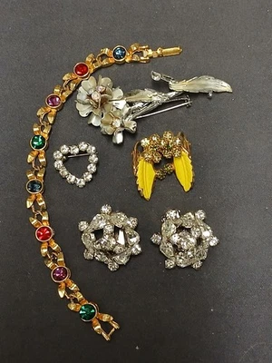 Vintage Rhinestone Jewelry Lot Brooch Clip Earrings Bracelet - Image 1 of 4