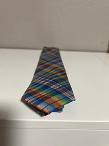 Corbata Izod 100 % seda - Cuadros de verano con colores azules, morados y naranjas - Imagen 1 de 5