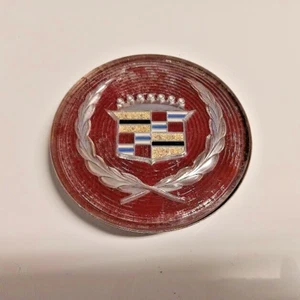 CADILLAC WIRE SPOKE HUBCAP  MEDALLION CENTER  15" 1989-93 2054 MEDALLION - Picture 1 of 6