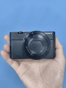 Sony RX100 20.2 MP 3.6x Optical Zoom Compact Digital Camera with Charger - Picture 1 of 14