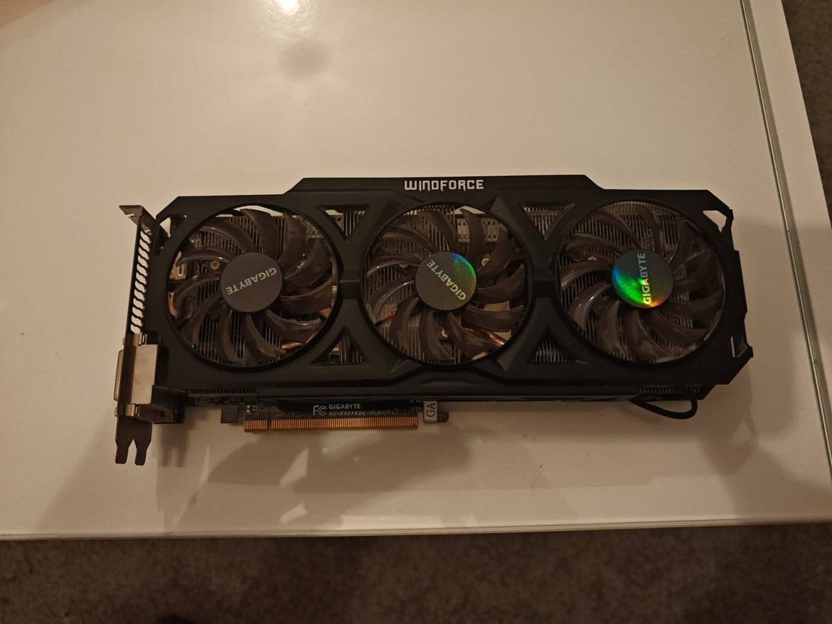 GIGABYTE AMD Radeon R9 270X AMD Computer Graphics Cards for