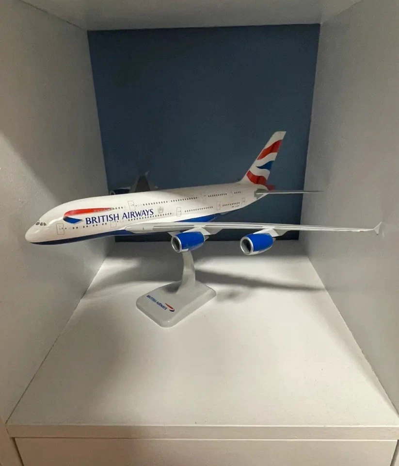 British Airways A380-800 G-XLEA 1:100 - Immagine 1 di 1
