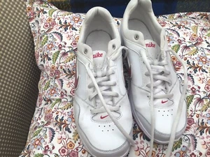 Nike Trainers White Size 5 - Picture 1 of 5