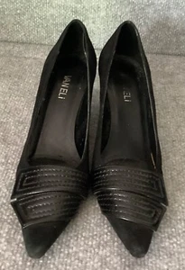 Vaneli Solid Black Suede Leather Closed Pointed Toe Slip On Kitten Heels 7.5 N - Picture 1 of 5