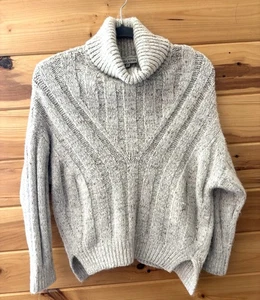 Moon River Women's Turtle Neck Cropped Sweater Sz Sm Oversized Wool Blend Preppy - Picture 1 of 5