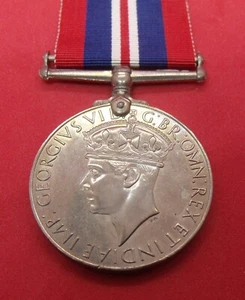 Original WW2 1939-45 War Medal & Ribbon British Full Size Unnamed & Envelop - Picture 1 of 5