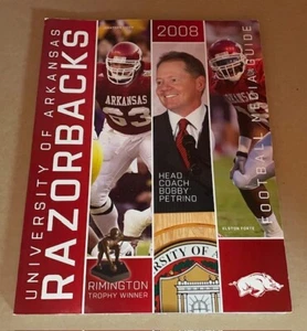 ARKANSAS RAZORBACKS - NCAA 2008 Football Team Media Guide - über 200 Seiten *Neu - Bild 1 von 2