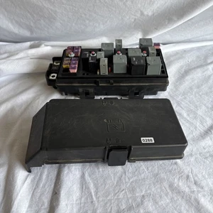 2004 CHEVY MALIBU (New Style) Engine Fuse Relay Box Circuit Block Assembly OEM - Picture 1 of 7