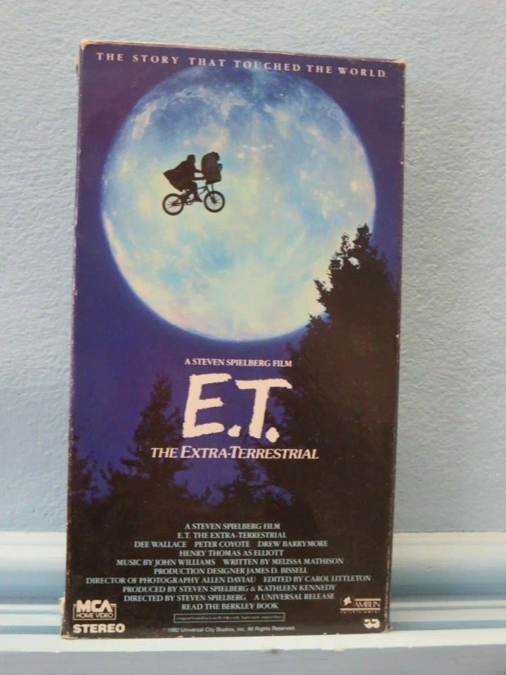 Dee Wallace - "E.T. The Extra-Terrestral"  VHS tape - Image 1 of 1