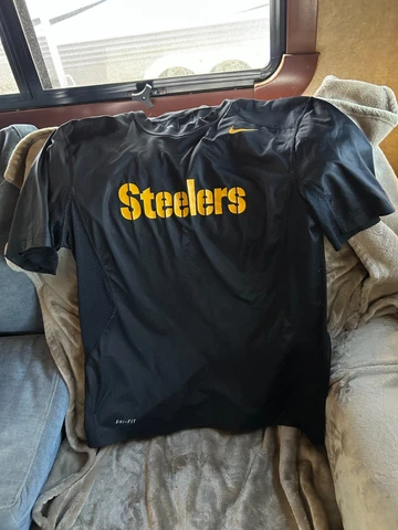 SHORT SLEEVE NFL Onfield Apparel Dri-Fit Steelers--new w/o tags (black) Cover