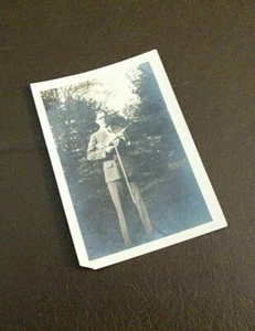 Vintage Mid-Century Black & White Photograph Of Man With Violin - Picture 1 of 4