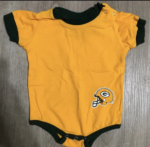 Green Bay Packers Baby One Piece Bodysuit Yellow size 6-9 Months NFL Apparel Cover