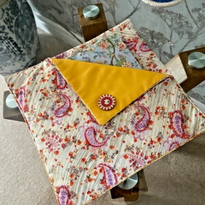 PRETTY HAND MADE PAISLEY COTTON SERVIETTE/NAPKIN HOLDER or POUCH 22 cm - Picture 1 of 4